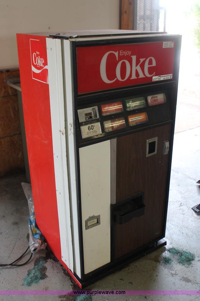 image for item AK9549 Coke vending machine