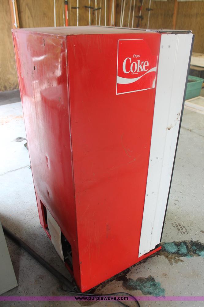image for item AK9549 Coke vending machine