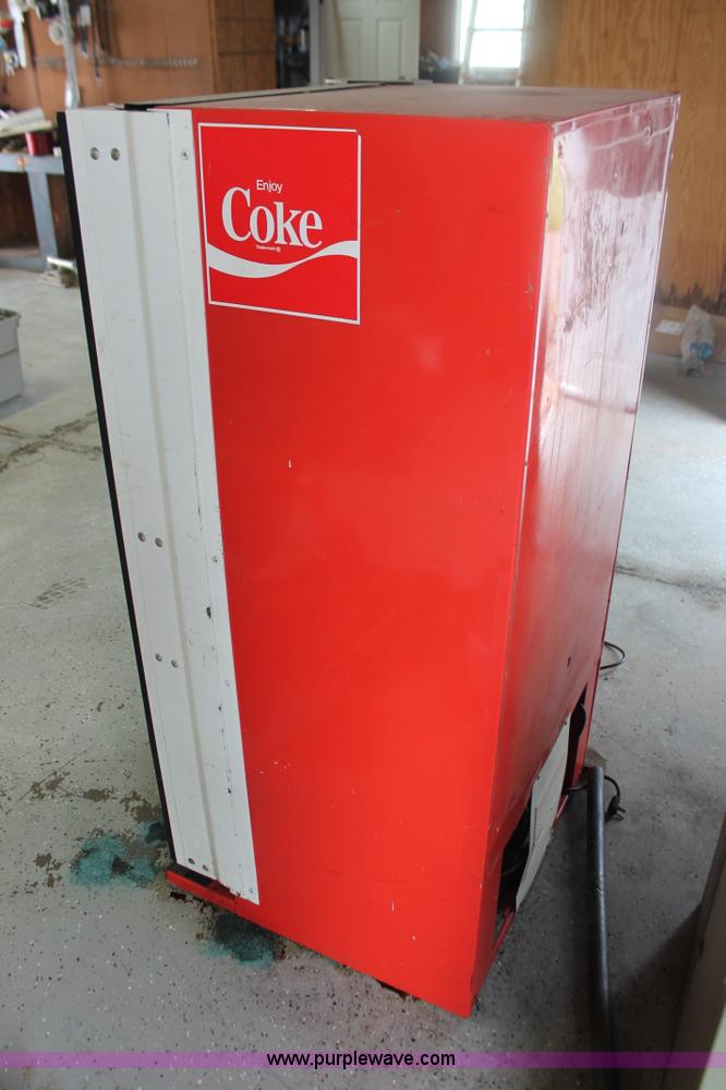 image for item AK9549 Coke vending machine