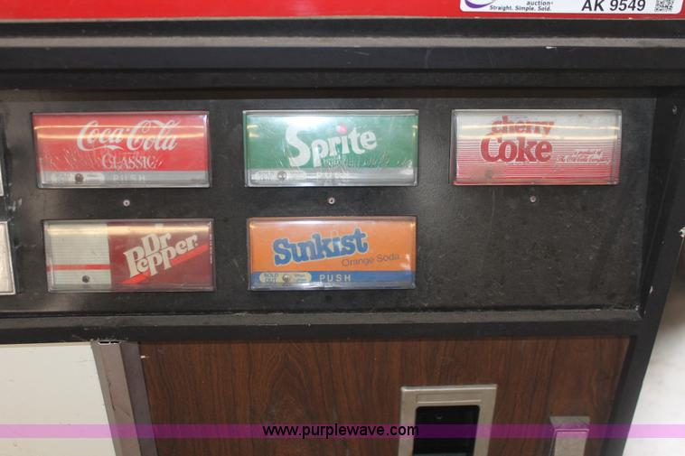 image for item AK9549 Coke vending machine