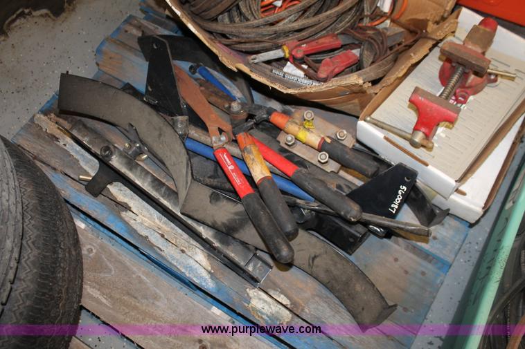 image for item AK9551 Assorted lawn mower and lawn care parts