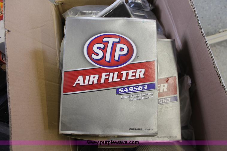 image for item AK9551 Assorted lawn mower and lawn care parts