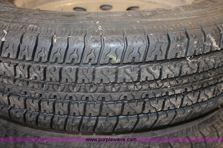 image for item AK9552 Assorted tires and wheels
