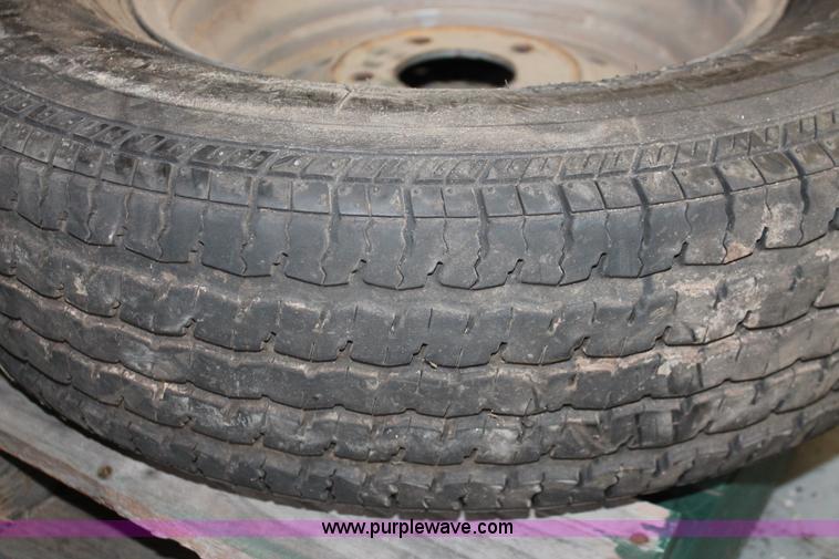 image for item AK9552 Assorted tires and wheels