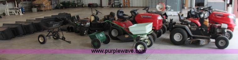 image for item AK9556 (6) assorted lawn tractors and lawn care accessories