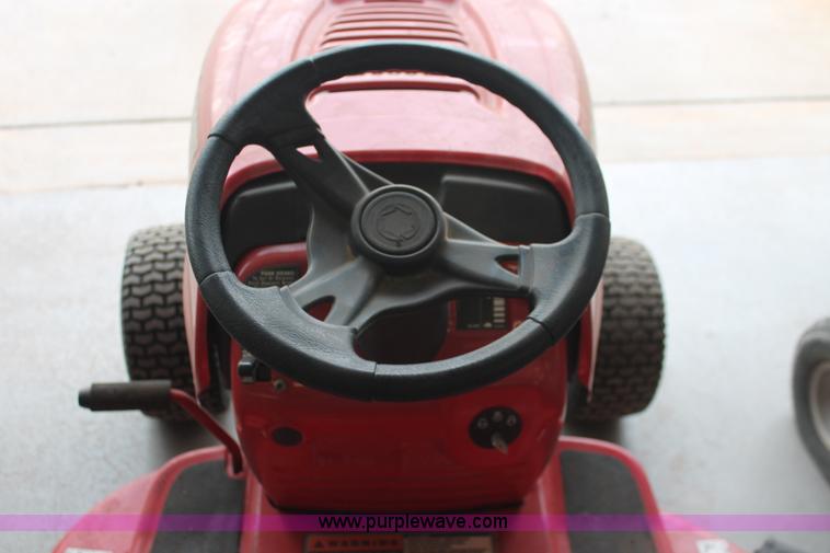 image for item AK9556 (6) assorted lawn tractors and lawn care accessories