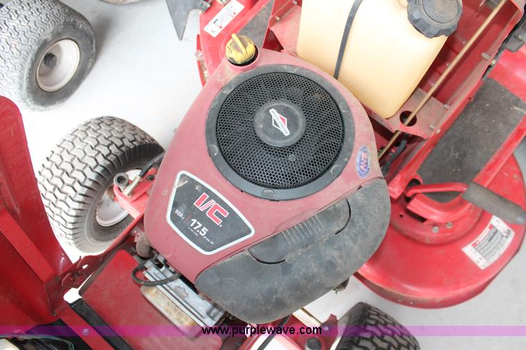 image for item AK9556 (6) assorted lawn tractors and lawn care accessories