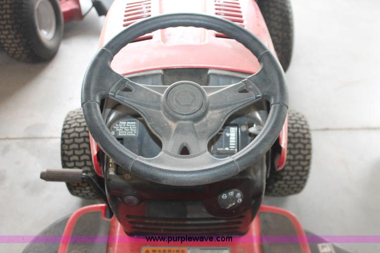 image for item AK9556 (6) assorted lawn tractors and lawn care accessories