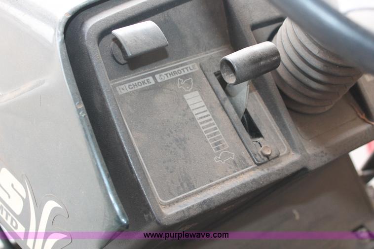 image for item AK9556 (6) assorted lawn tractors and lawn care accessories