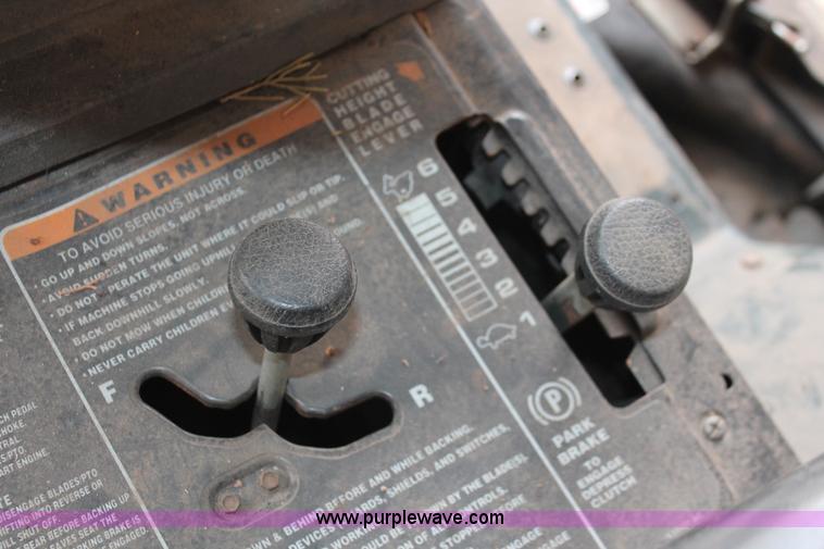 image for item AK9556 (6) assorted lawn tractors and lawn care accessories