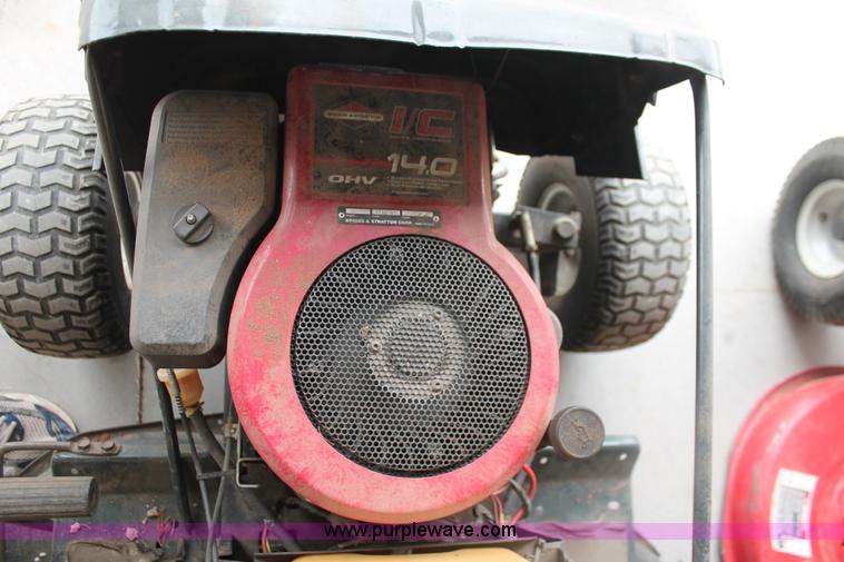 image for item AK9556 (6) assorted lawn tractors and lawn care accessories