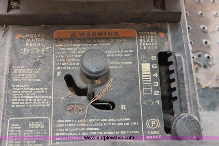 image for item AK9556 (6) assorted lawn tractors and lawn care accessories