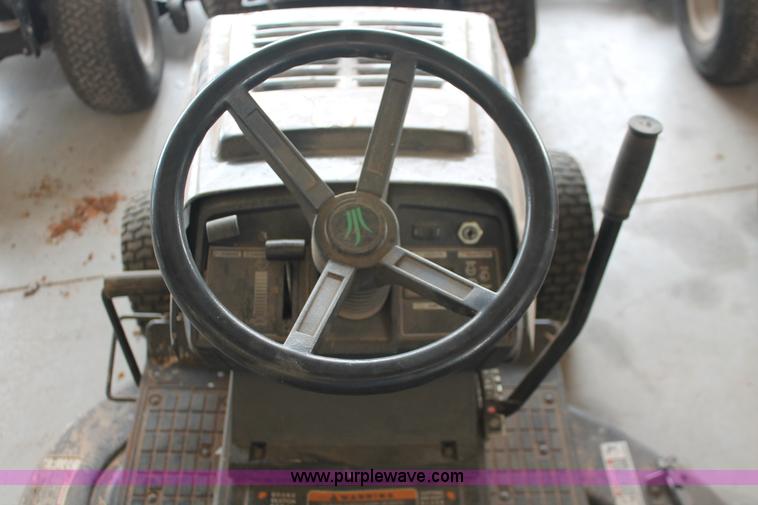 image for item AK9556 (6) assorted lawn tractors and lawn care accessories