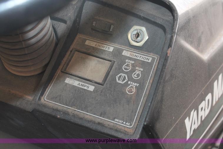 image for item AK9556 (6) assorted lawn tractors and lawn care accessories