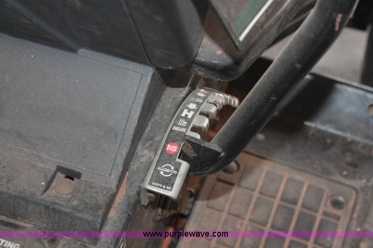 image for item AK9556 (6) assorted lawn tractors and lawn care accessories