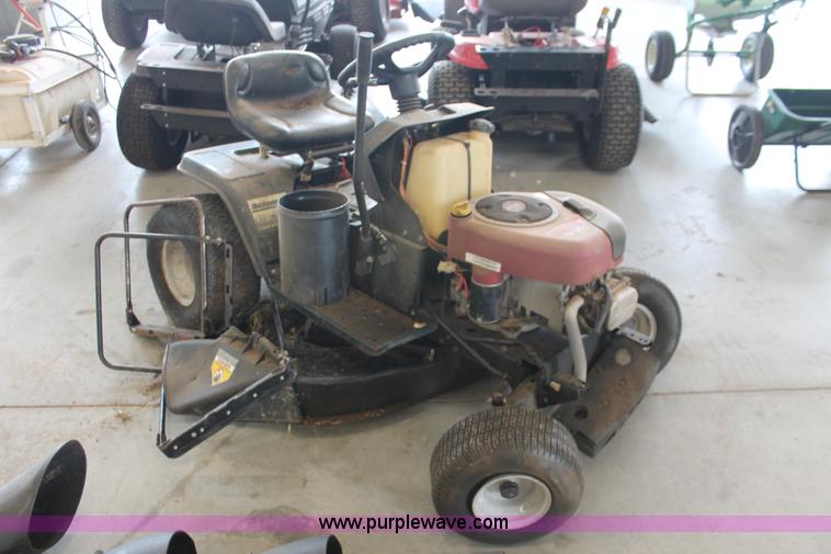 image for item AK9556 (6) assorted lawn tractors and lawn care accessories