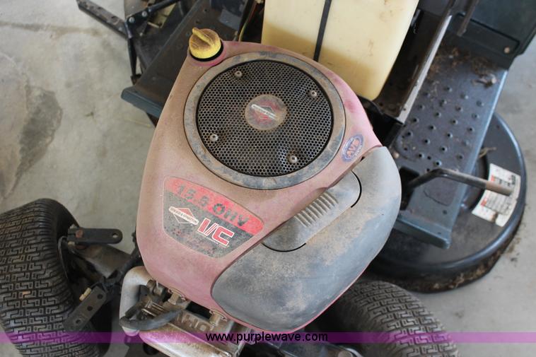 image for item AK9556 (6) assorted lawn tractors and lawn care accessories