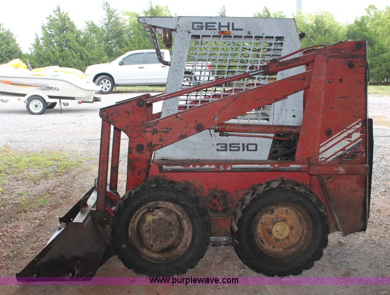 image for item AK9559 Gehl SL3510 skid steer