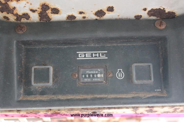 image for item AK9559 Gehl SL3510 skid steer