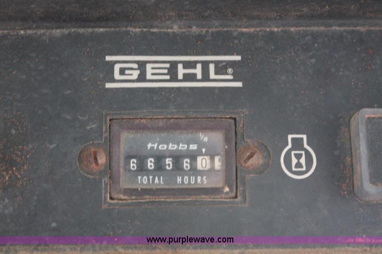 image for item AK9559 Gehl SL3510 skid steer