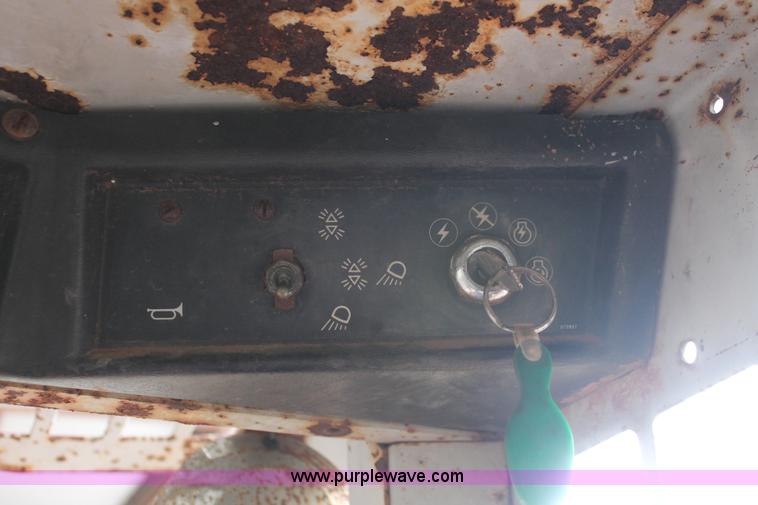 image for item AK9559 Gehl SL3510 skid steer