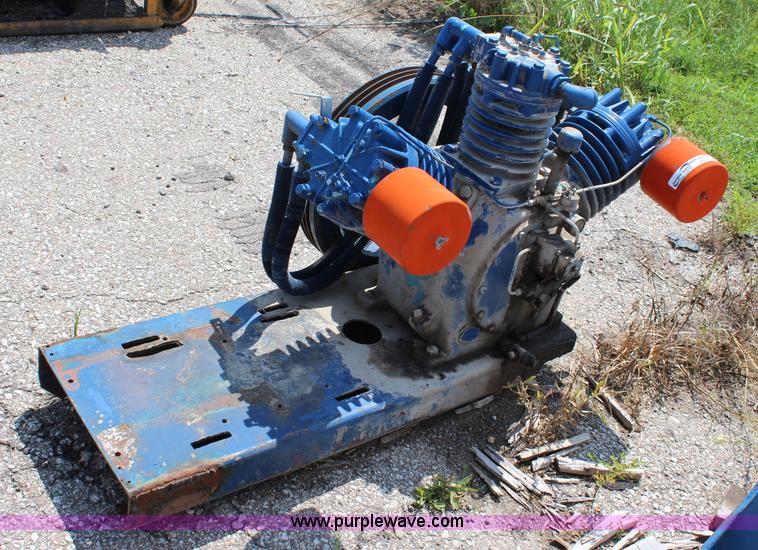 image for item BB9422 Quincy three cylinder cast iron air compressor