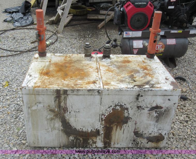 image for item BK9727 Auxiliary hydraulic oil tank