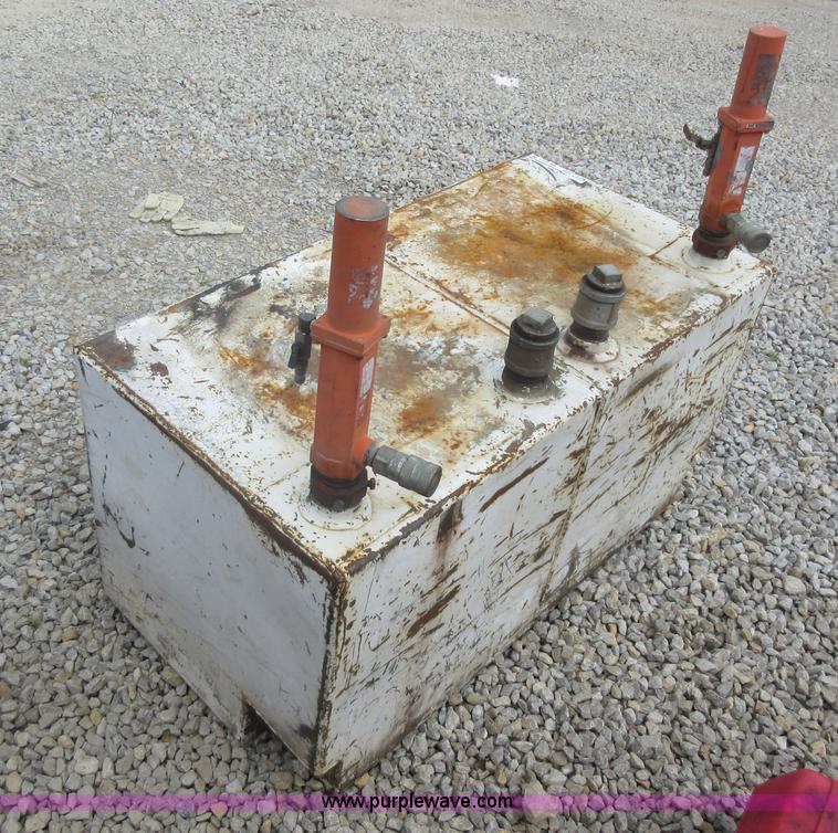 image for item BK9727 Auxiliary hydraulic oil tank