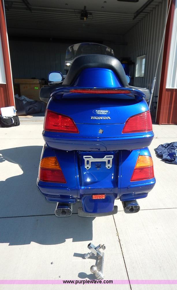 image for item BM9412 2001 Honda Gold Wing motorcycle