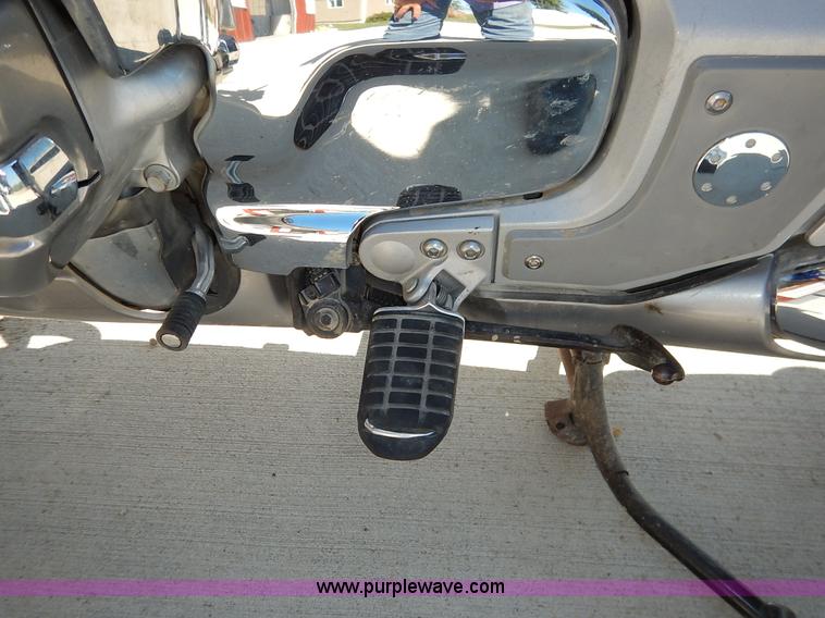 image for item BM9412 2001 Honda Gold Wing motorcycle