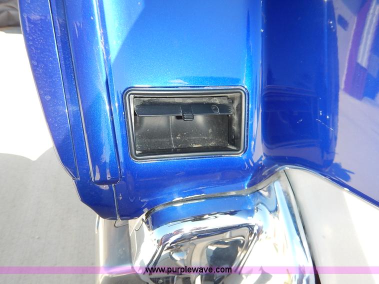 image for item BM9412 2001 Honda Gold Wing motorcycle