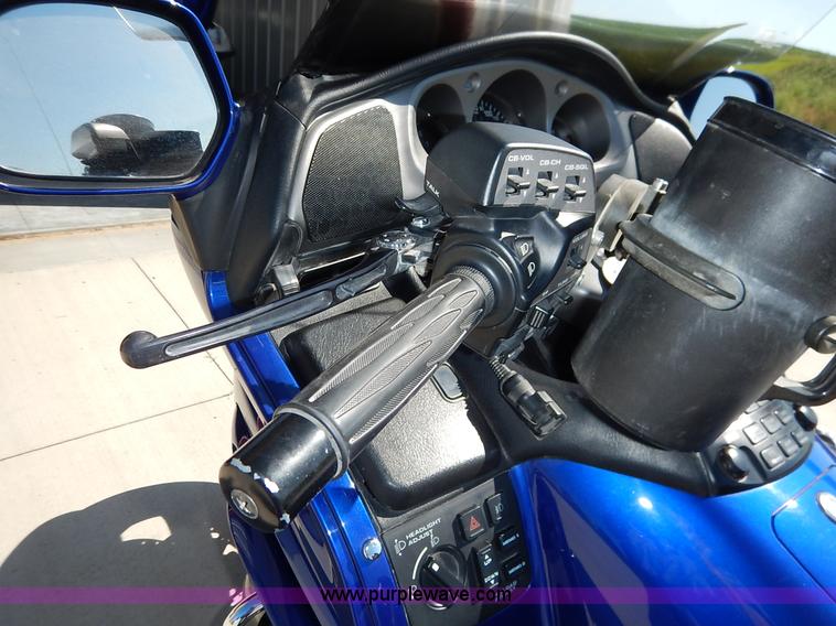 image for item BM9412 2001 Honda Gold Wing motorcycle