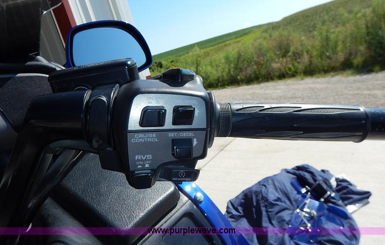 image for item BM9412 2001 Honda Gold Wing motorcycle