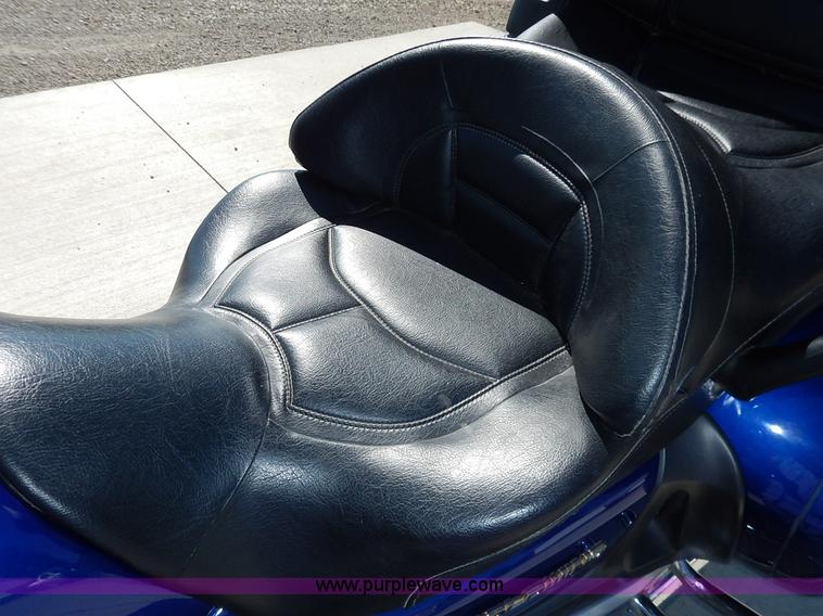 image for item BM9412 2001 Honda Gold Wing motorcycle