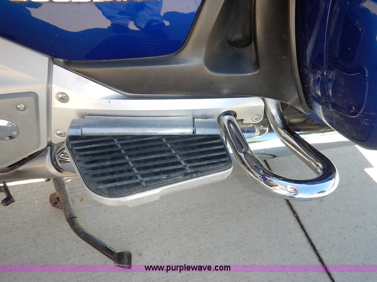 image for item BM9412 2001 Honda Gold Wing motorcycle