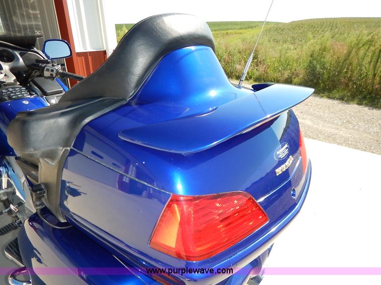 image for item BM9412 2001 Honda Gold Wing motorcycle