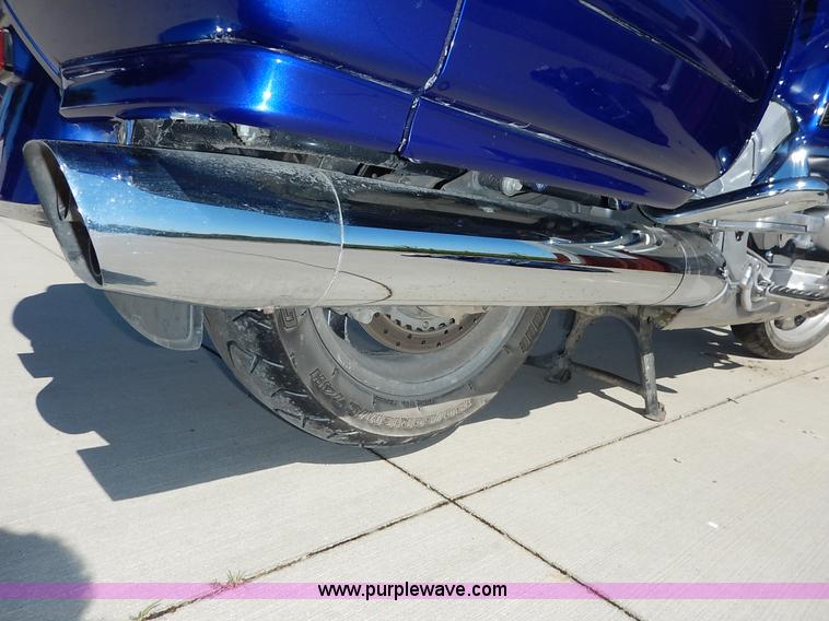 image for item BM9412 2001 Honda Gold Wing motorcycle