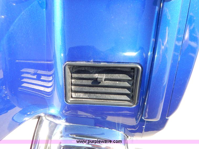 image for item BM9412 2001 Honda Gold Wing motorcycle