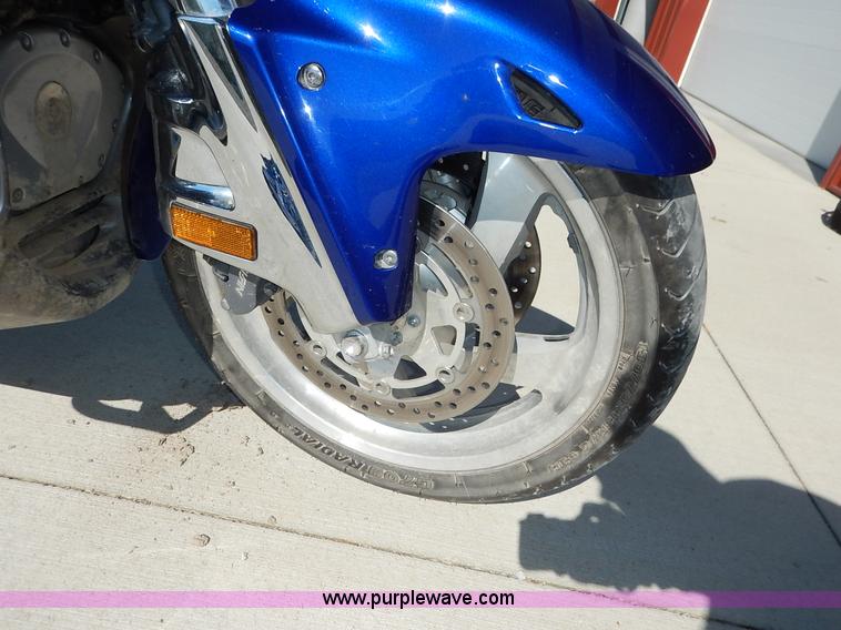 image for item BM9412 2001 Honda Gold Wing motorcycle