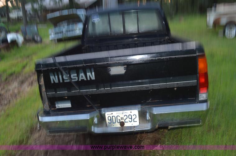 image for item BR9994 1987 Nissan pickup truck