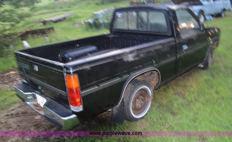 image for item BR9994 1987 Nissan pickup truck