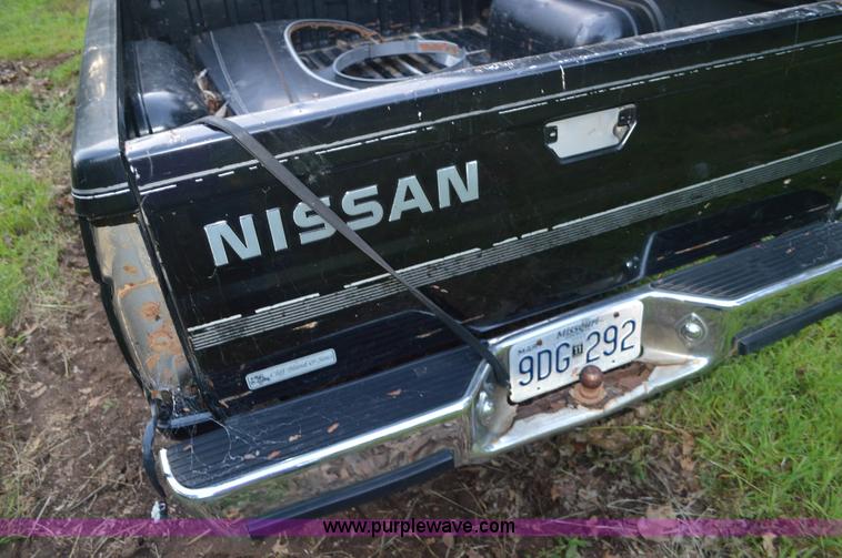 image for item BR9994 1987 Nissan pickup truck