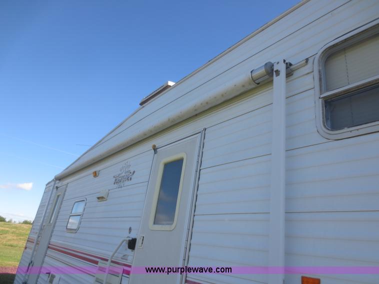 image for item D2173 2000 Fleetwood 2855 Terry RV