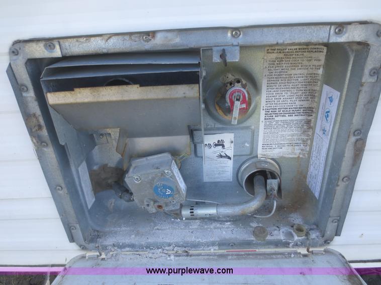 image for item D2173 2000 Fleetwood 2855 Terry RV