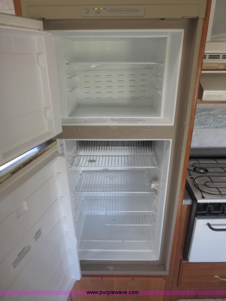 image for item D2173 2000 Fleetwood 2855 Terry RV