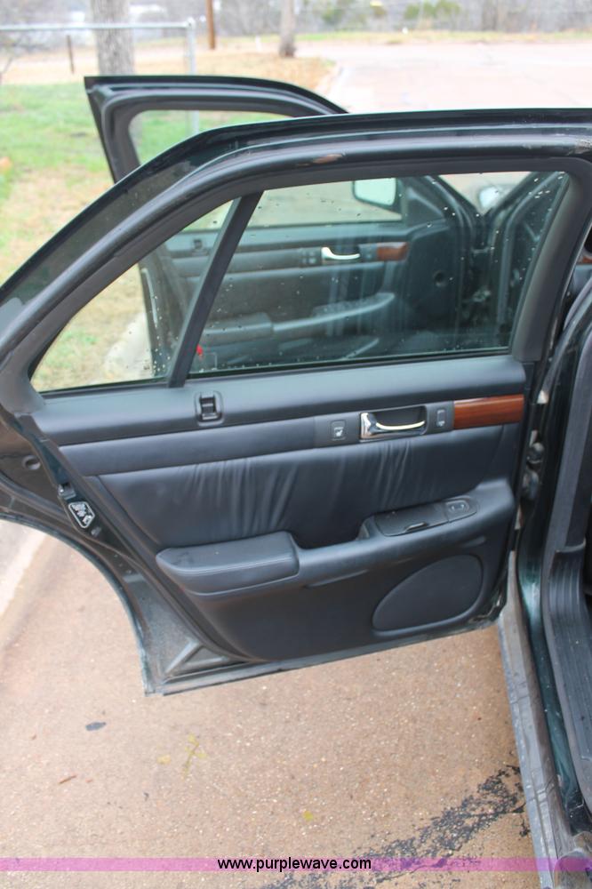 image for item H1673 2000 Cadillac Seville SLS