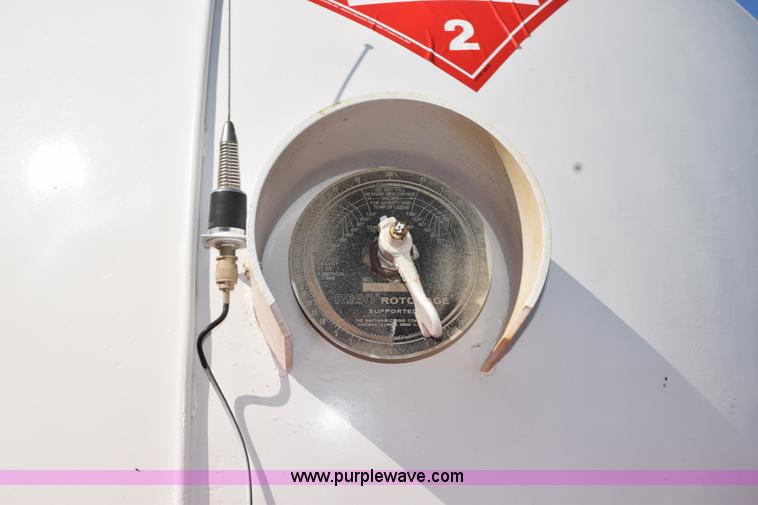 image for item H5104 1992 Chevrolet Kodiak propane truck