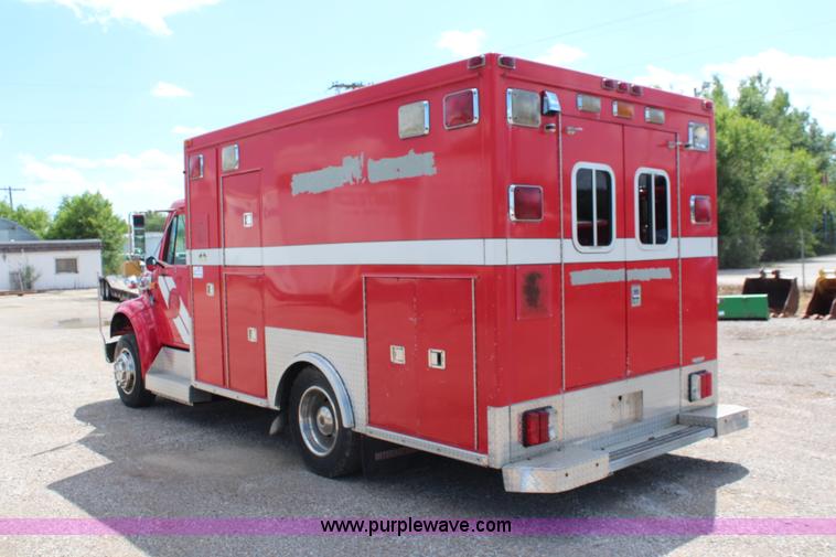image for item J1140 1997 International 810 ambulance
