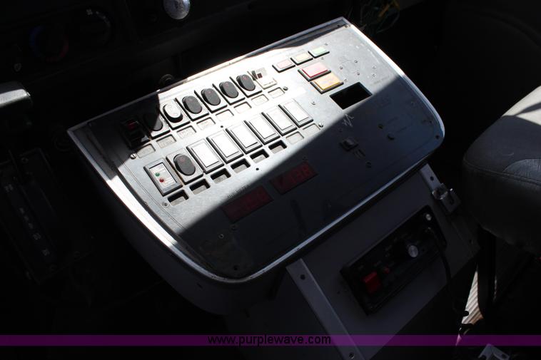 image for item J1140 1997 International 810 ambulance