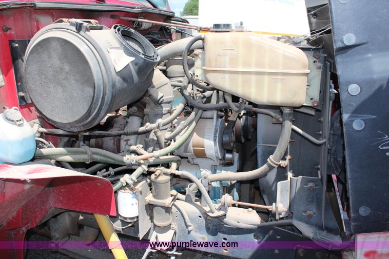 image for item J1140 1997 International 810 ambulance